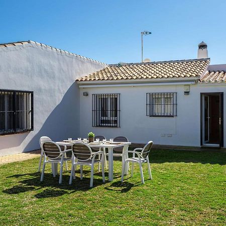 Charming Villa On The Seafront Marbella Bagian luar foto