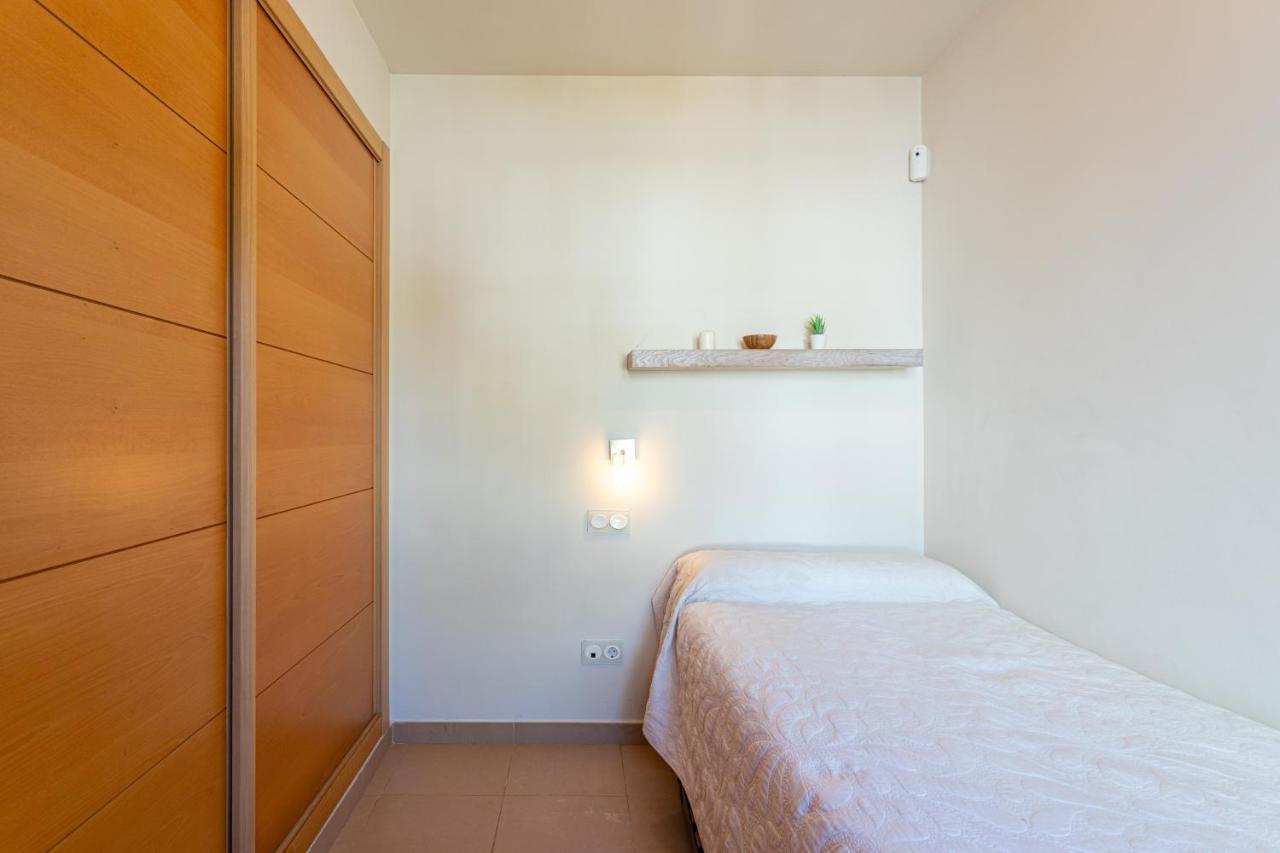 Charming Villa On The Seafront Marbella Bagian luar foto