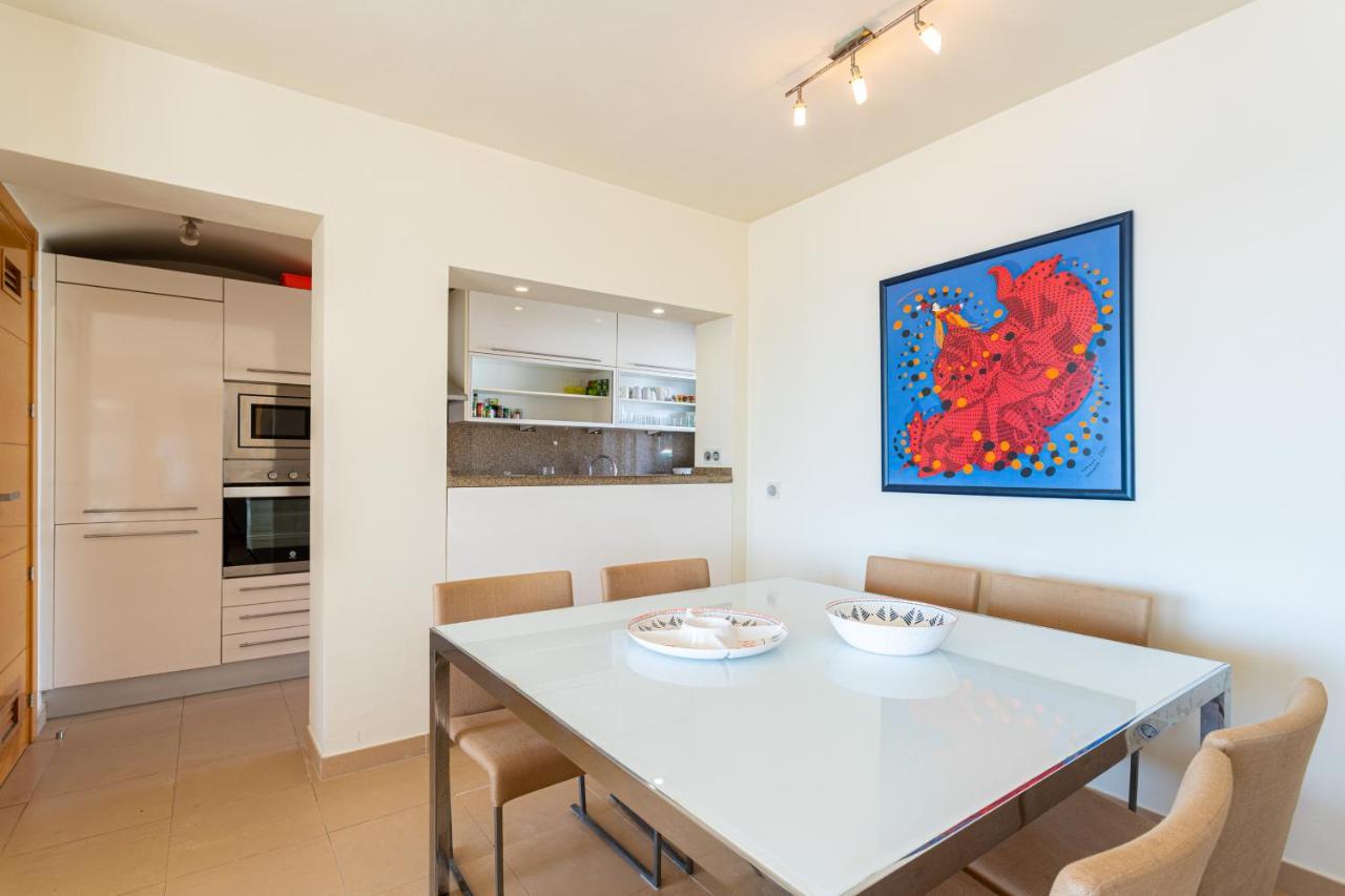 Charming Villa On The Seafront Marbella Bagian luar foto