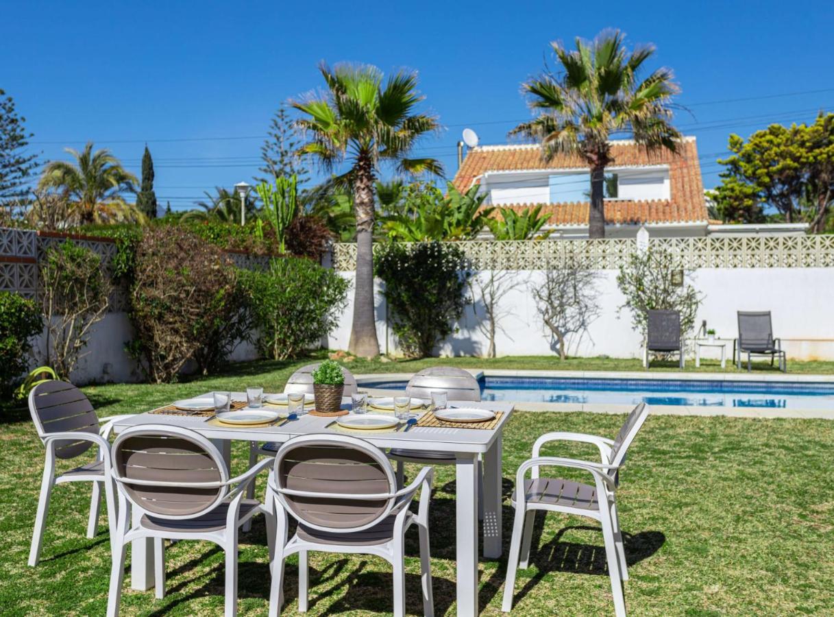 Charming Villa On The Seafront Marbella Bagian luar foto